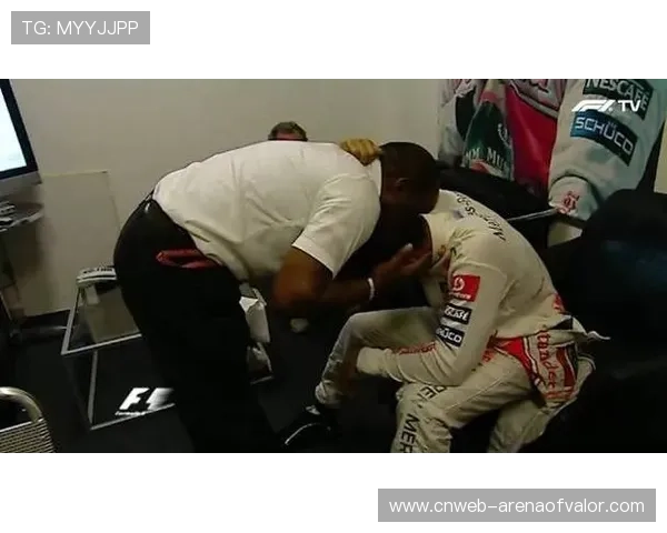 汉密尔顿巴西站退赛，坦言赛季如噩梦